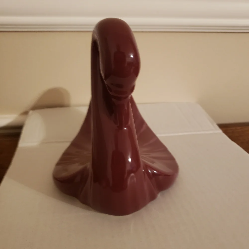 VTG Swan Ceramic‎ Towel Holder, bathroom Decor Maroon Plum Color, Cottagecore